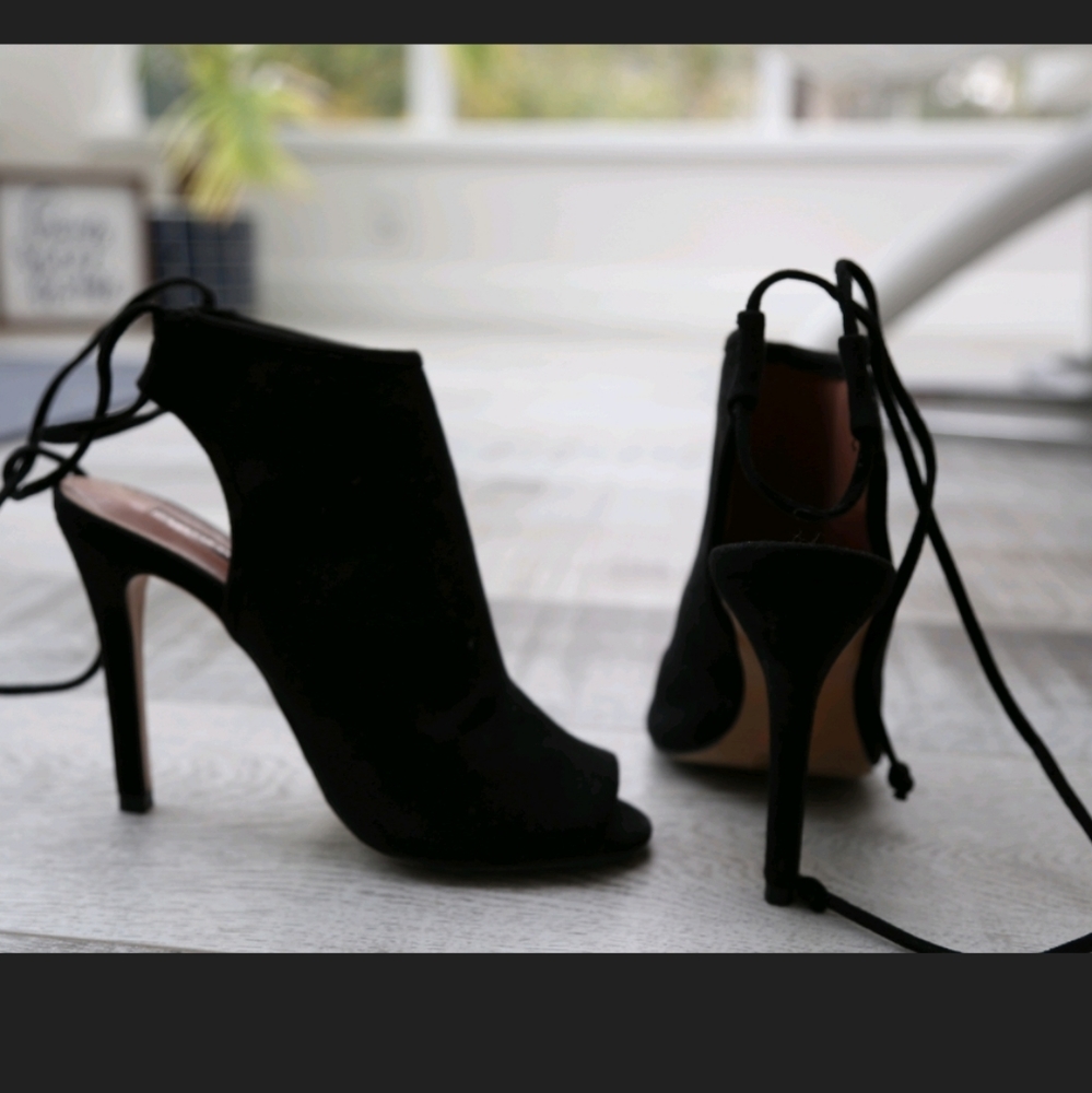 Sexy BCBG peep toe black heel